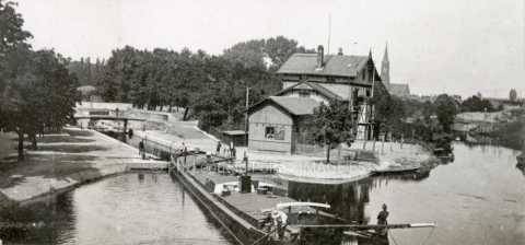 Péniche (Metz)
