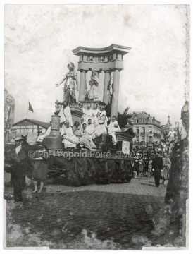Défilé (Paris ?)