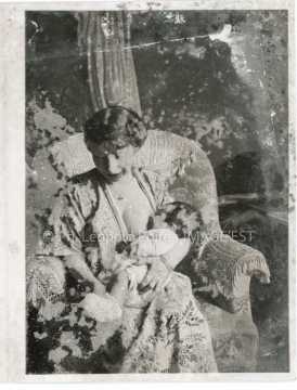 Femme allaitant (Nancy)