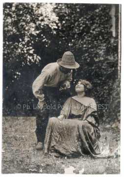 Couple dans un jardin (Nancy)