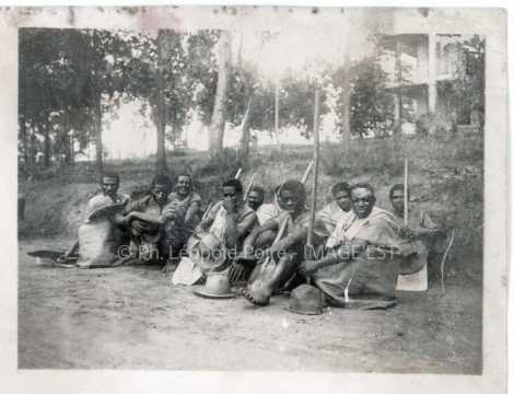 Groupe d'hommes