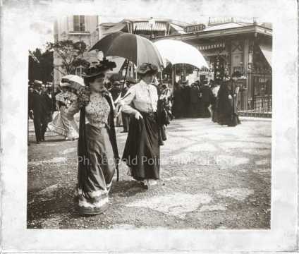 Élégantes (Paris ?)