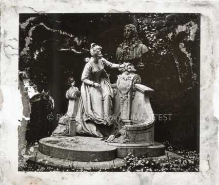 Monument à Antoine Watteau (Paris)