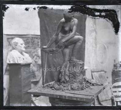 Sculpture de femme