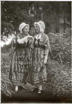 Lorraines en costume traditionnel