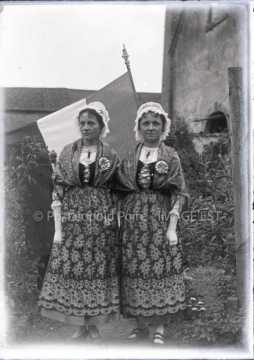 Lorraines en costume traditionnel