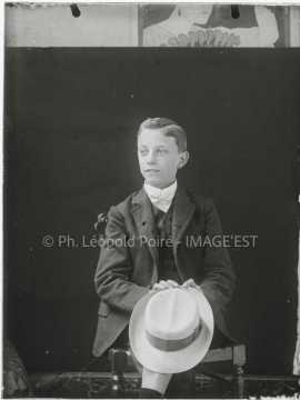Portrait de jeune garçon