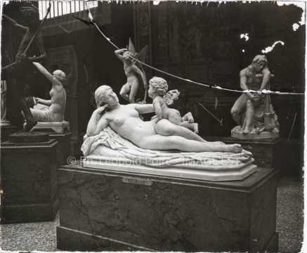 La Jeunesse et l'Amour (Paris)