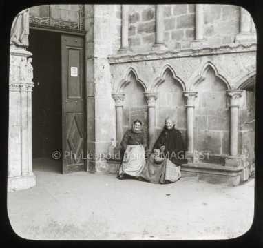 Femme assises