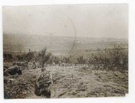 Soldats dans une tranchée