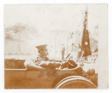 Véhicule militaire