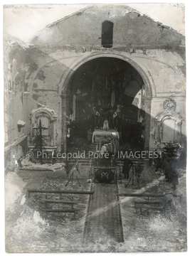Église en ruines (Leyr)
