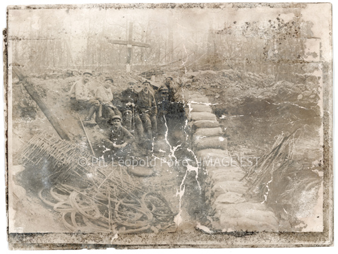 Soldats à la Croix des Carmes (Montauville)