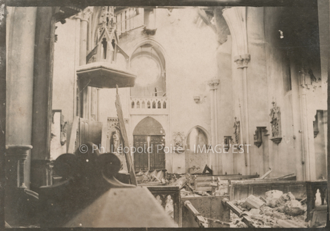 Église en ruines