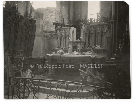 Église en ruines