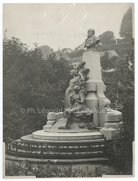 Monument au peintre Louis Français (Plombières-lès-Bains)