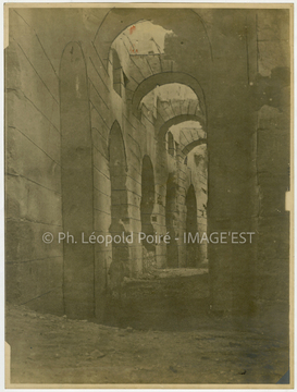 Arches d'un monument antique