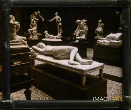 " Le repos " de Alfred Boucher (1850-1934)