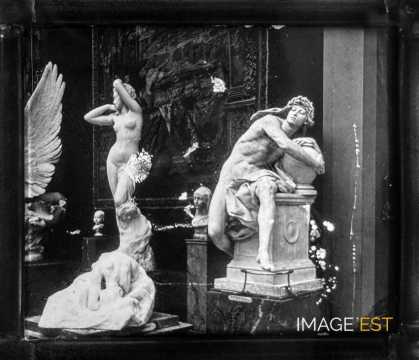 " Génie gardant le secret de la tombe " de Charles René de Saint-Marceaux (1845-1915)