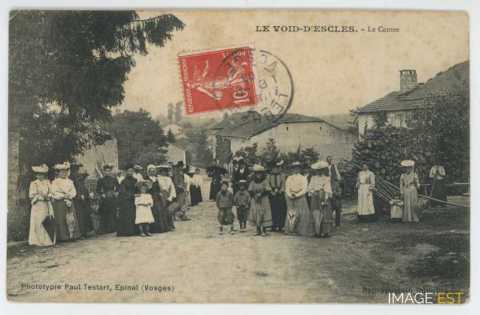 Groupe de personnes (Le Void d'Escles)