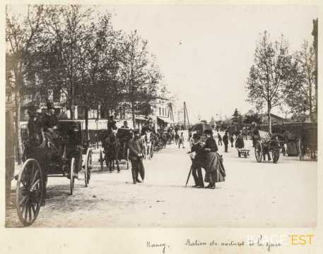 Fiacres à la gare (Nancy)