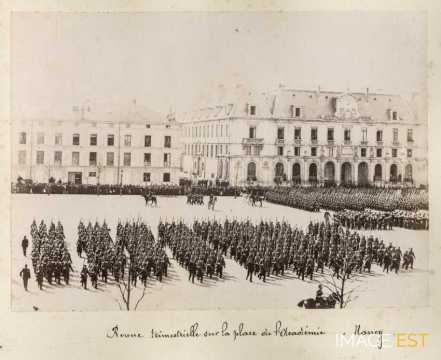 Revue militaire place de l'Académie (Nancy)