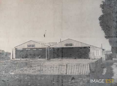 Hangars des aéroplanes Deperdussin (Courcy)