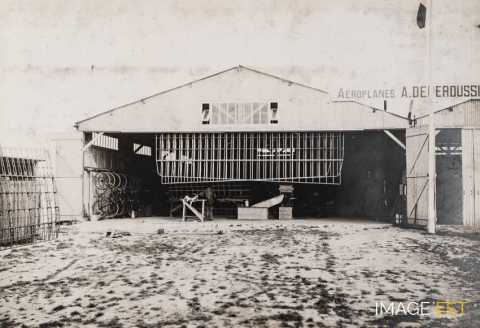 Hangars des aéroplanes Deperdussin (Courcy)