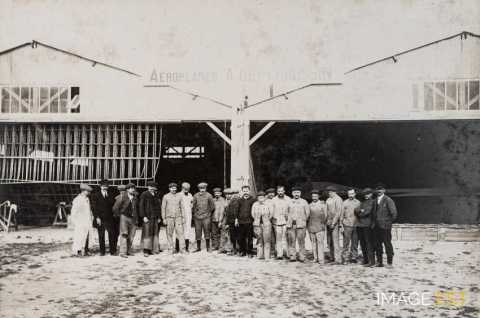 Groupe d'ouvriers et de mécaniciens (Courcy)
