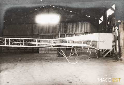 Assemblage du premier appareil Deperdussin
