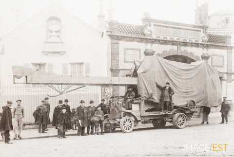 Transport d'un monoplan Deperdussin