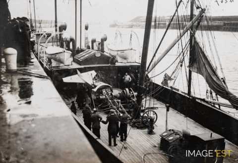 Transport d'un monoplan Deperdussin (Calais ?)
