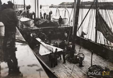 Transport d'un monoplan Deperdussin (Calais ?)