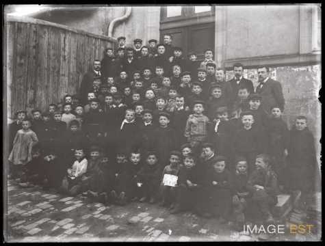 Photographie de classes (Fontenoy-le-Château)
