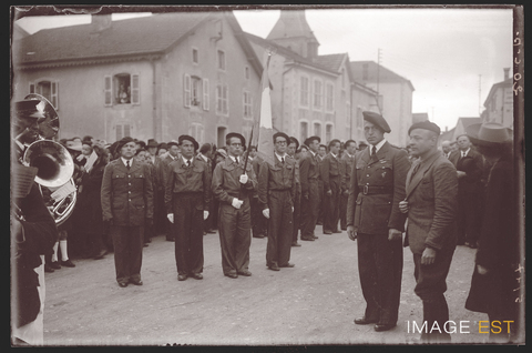 Cérémonie militaire (Le Val-d'Ajol)