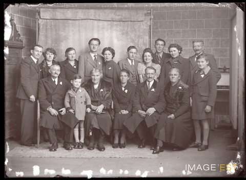 Photographie de famille (Le Val-d'Ajol)