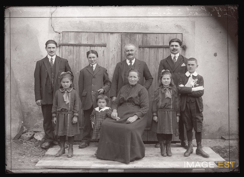 Photographie d'une famille (Le Val-d'Ajol)