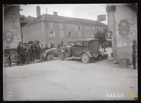 Automobile accidentée (Le Val-d'Ajol)