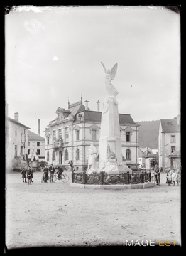 Monument aux morts (Le Val-d'Ajol)