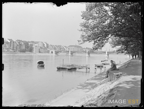 Pont sur un cours d'eau