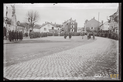 Cérémonie militaire (Le Val-d'Ajol)
