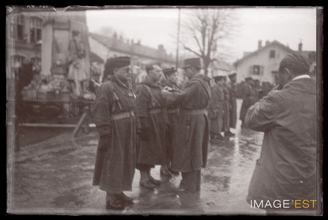 Cérémonie militaire (Le Val-d'Ajol)