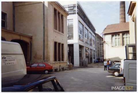 Anciens et nouveaux bâtiments (Nancy)