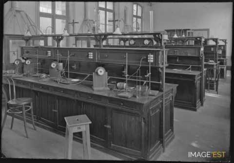 Salle de travaux pratiques (Nancy)