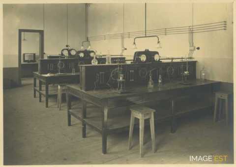 Salle de travaux pratiques (ENSIC)