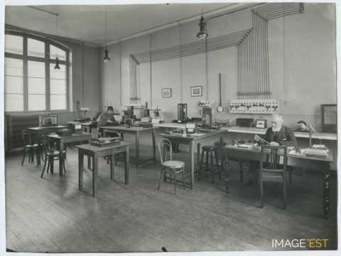 Salle de travaux pratiques (ENSEM)