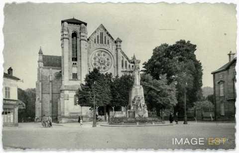 Église Saint-Jean et monument aux morts (Bar-le-Duc)