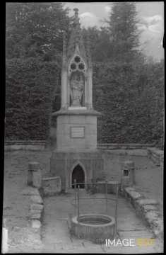 Fontaine miraculeuse de Notre-Dame (Benoi?te-Vaux)