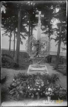 Monument aux morts (Han-sur-Meuse)