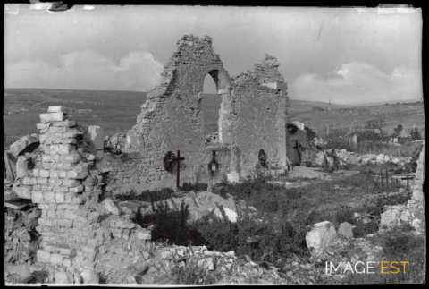 Montfaucon-d'Argonne en ruine (Meuse)